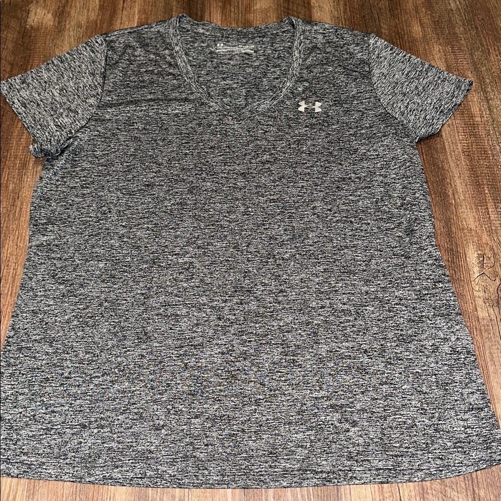 Under Armour HeatGear V Neck Short Sleeve T Shirt‎ Womens XL Athleisure Gym